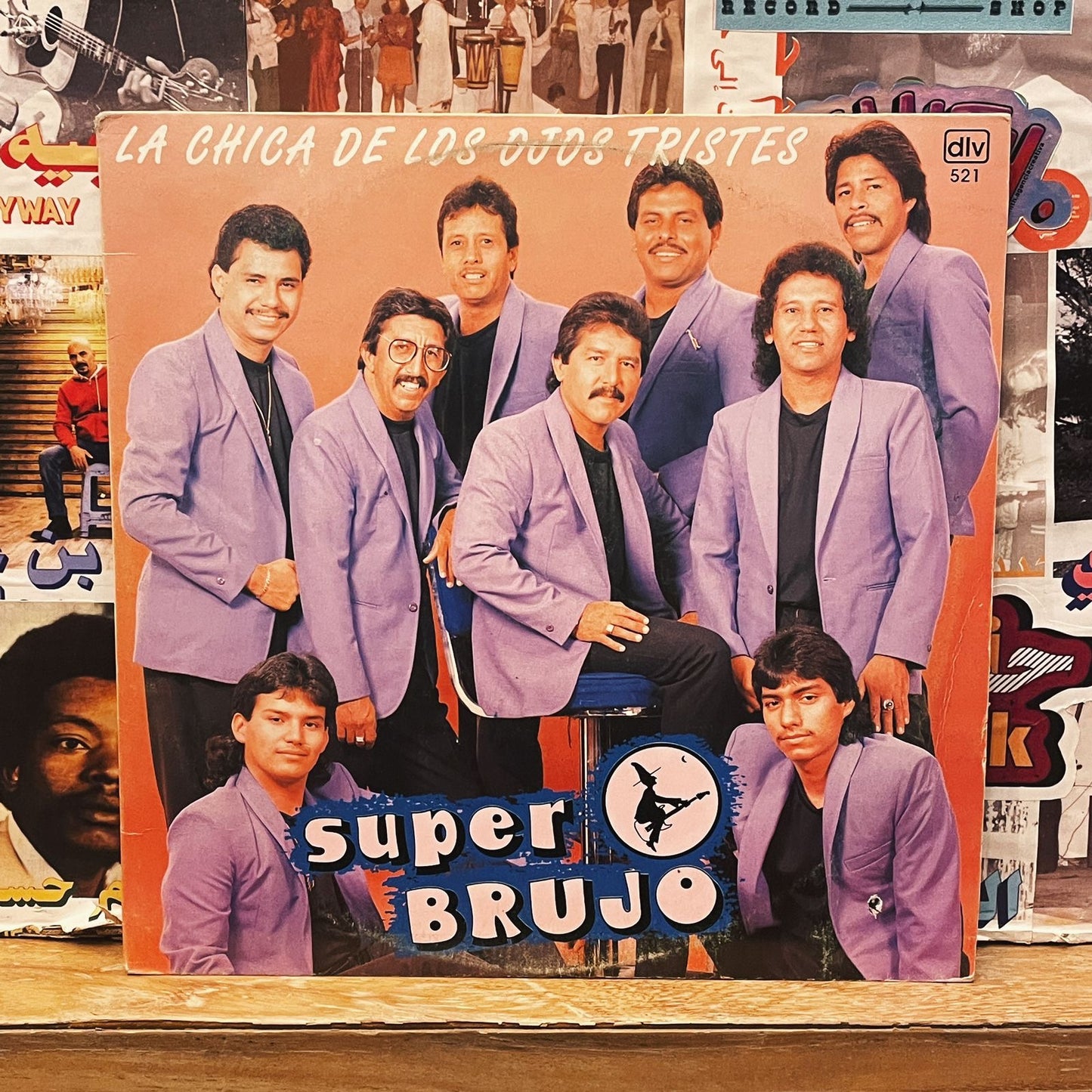 Super Brujo – La Chica De Los Ojos Tristes