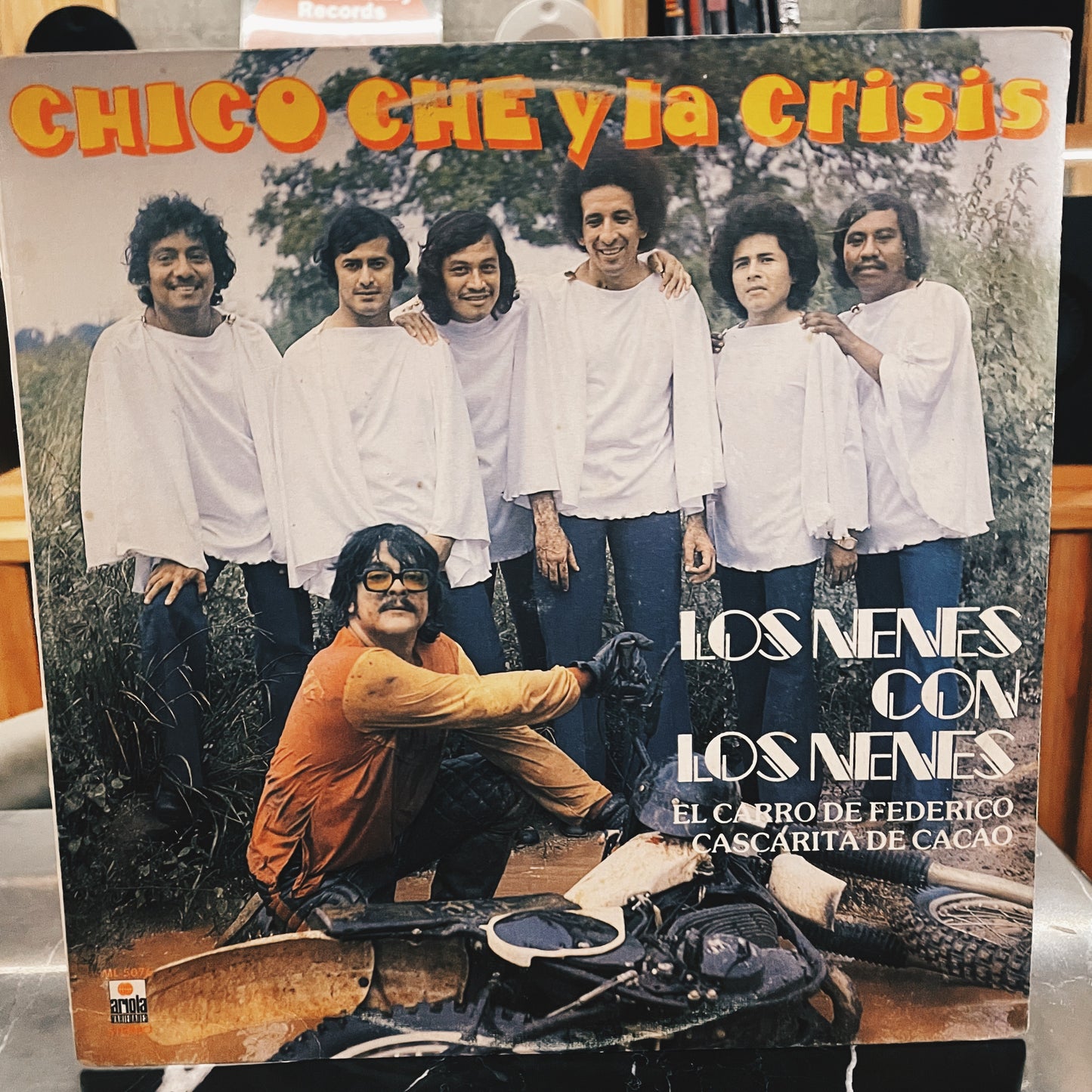 Chico Che Y La Crisis – Los Nenes Con Los Nenes