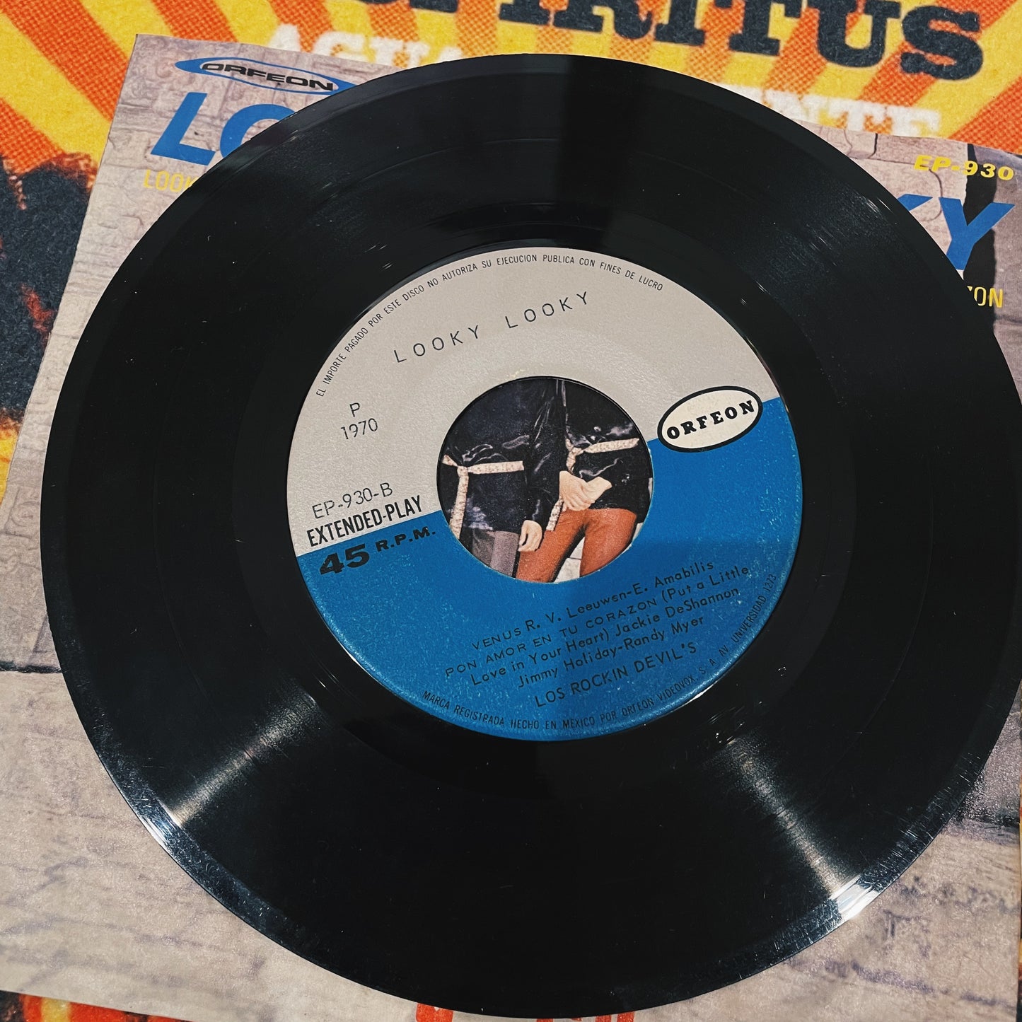 7¨| Los Rockin Devils – Looky Looky