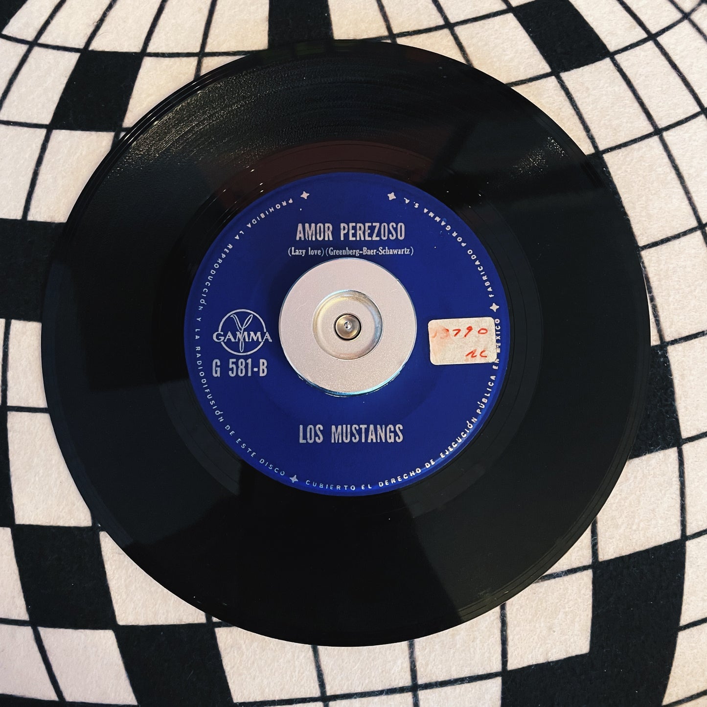 7¨| Los Mustangs – El Dardo / Amor Perezoso