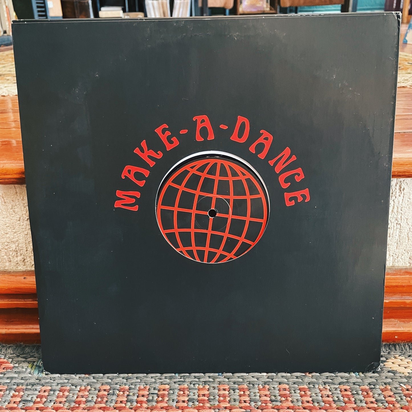 Make A Dance – El U Vee EP