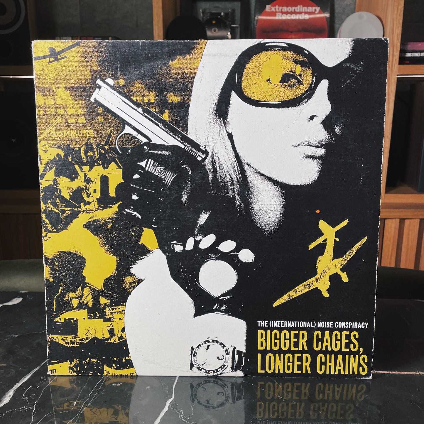 The (International) Noise Conspiracy – Bigger Cages, Longer Chains