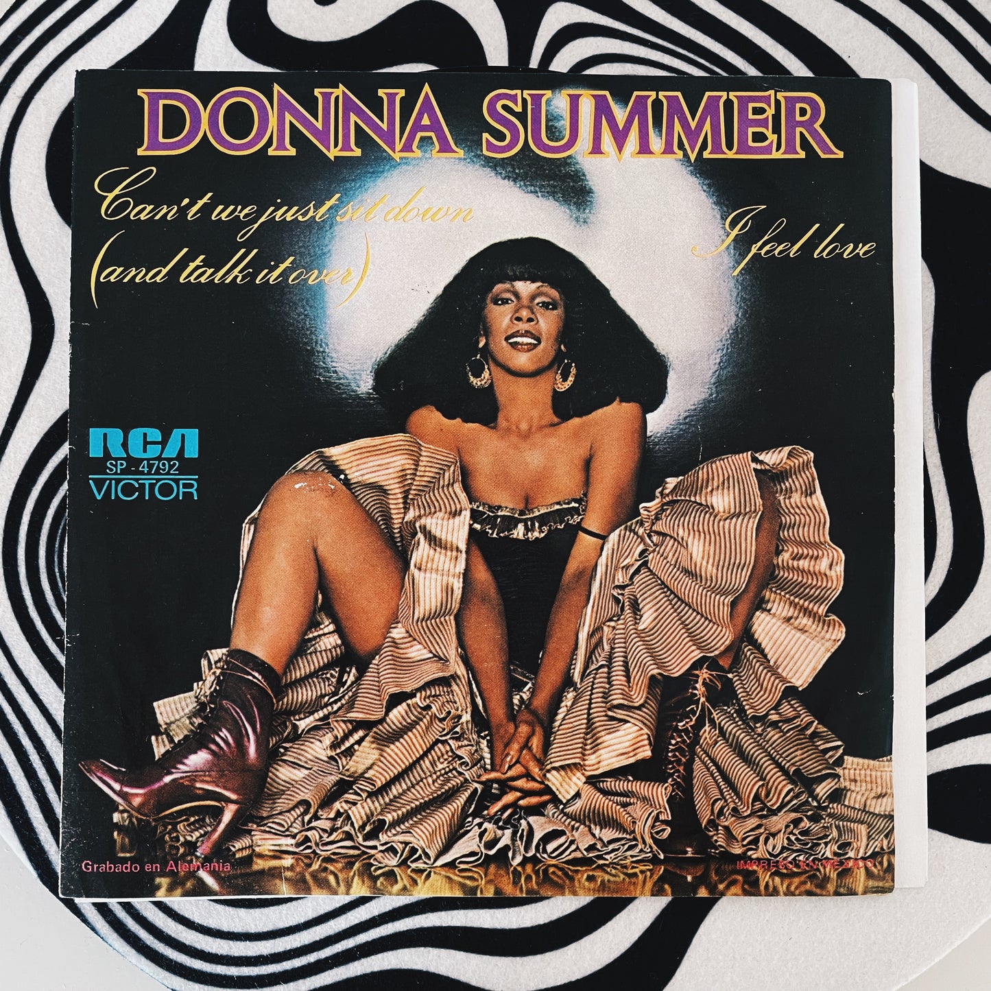 7¨| Donna Summer – Can't We Just Sit Down (And Talk It Over) / I Feel Love