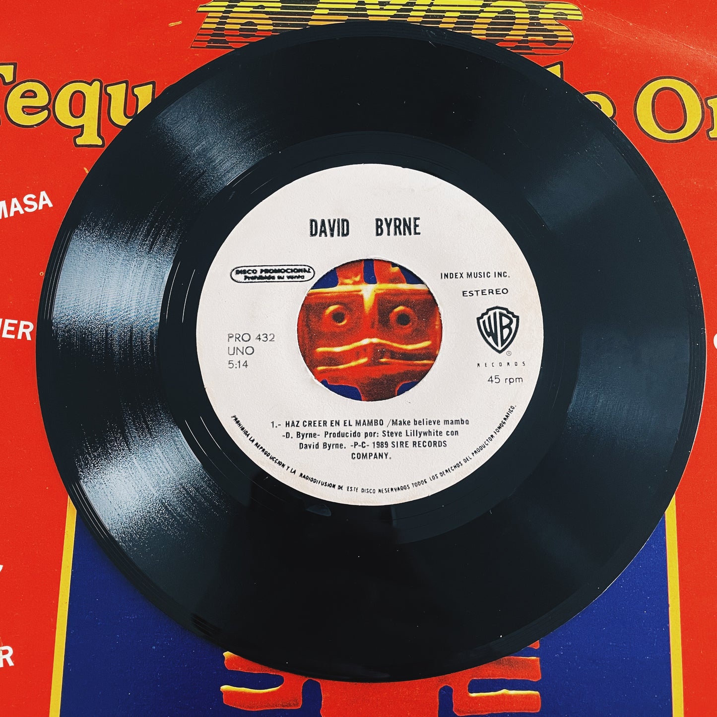 7¨| David Byrne – Haz Creer En El Mambo = Make Believe Mambo (Promocional)