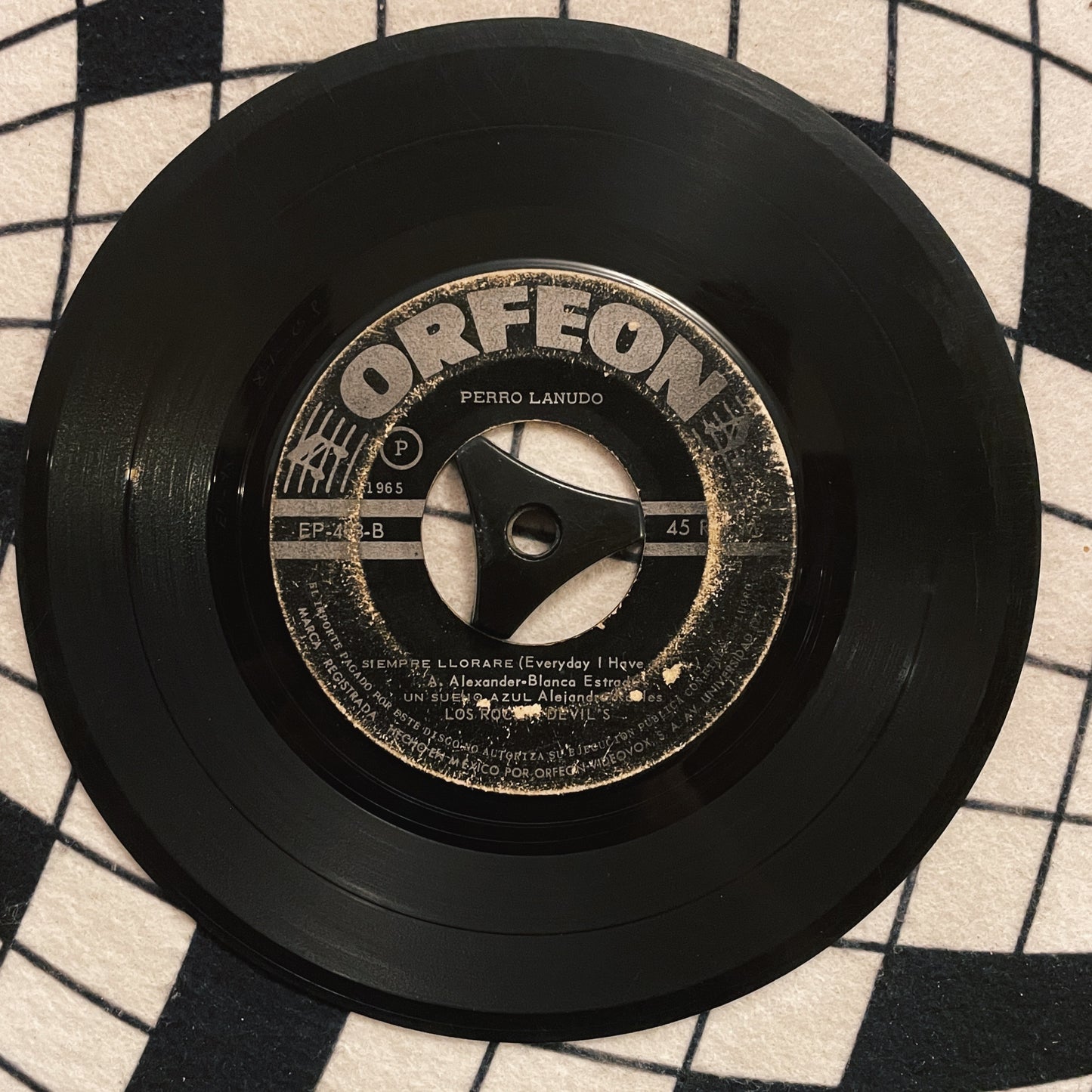 7¨| Los Rockin Devil's – Perro Lanudo