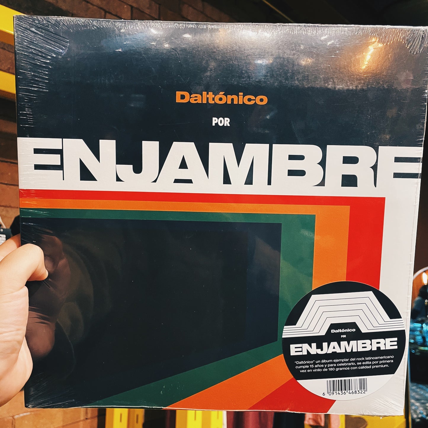Enjambre – Daltónico