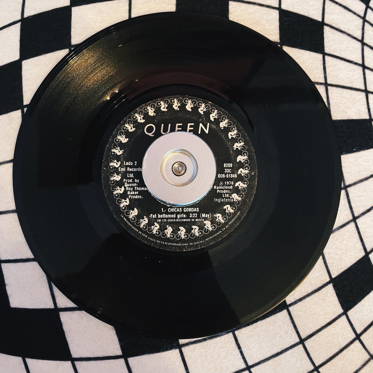 7¨| Queen – Bicycle Race / Fat Bottomed Girls