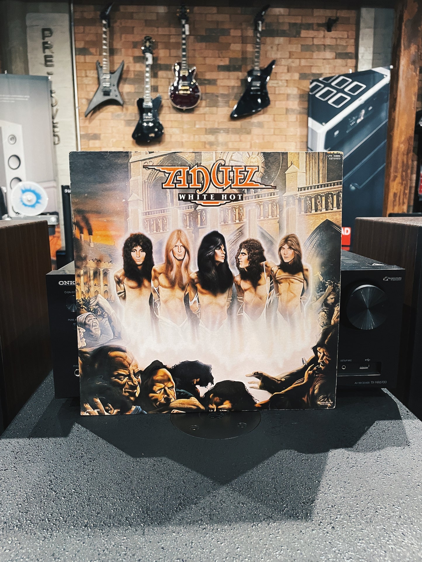 Angel – White Hot