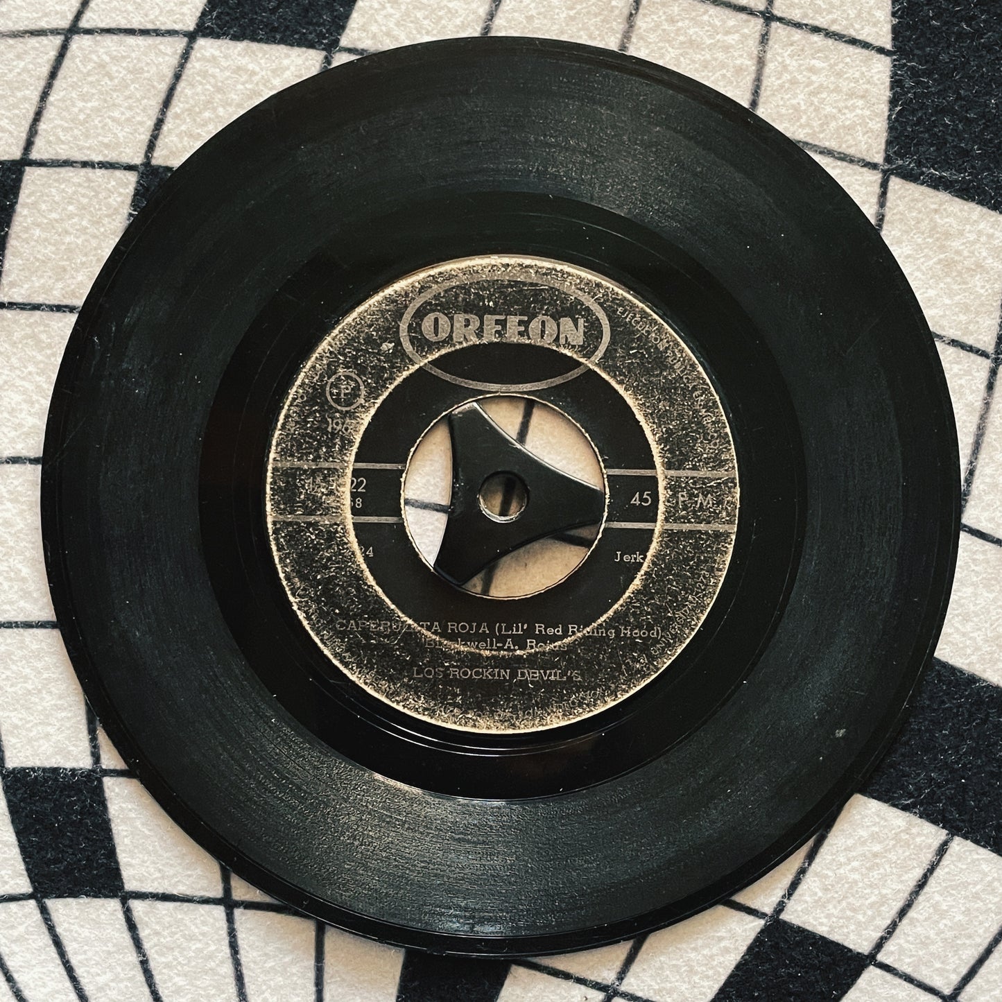 7¨| Los Rockin Devils ‎– Caperucita Roja