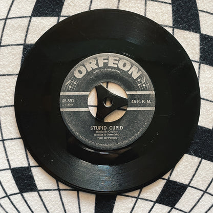 7¨| The Hitters - Just a  Dream / Stupid Cupid