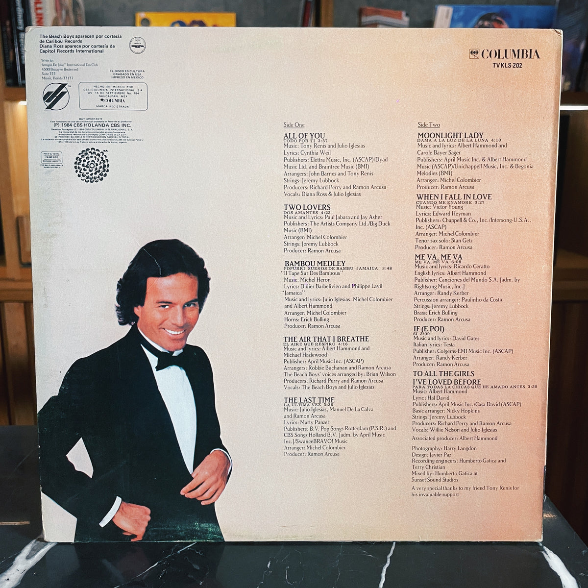 Julio Iglesias – 1100 Bel Air Place