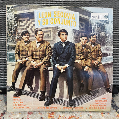 León Segovia y Su Conjunto - León Segovia y Su Conjunto