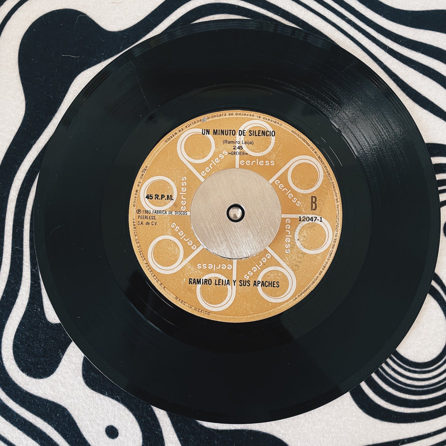 7¨| Ramiro Leija y sus apaches - Un minuto de silencio / Cumbia rebelde