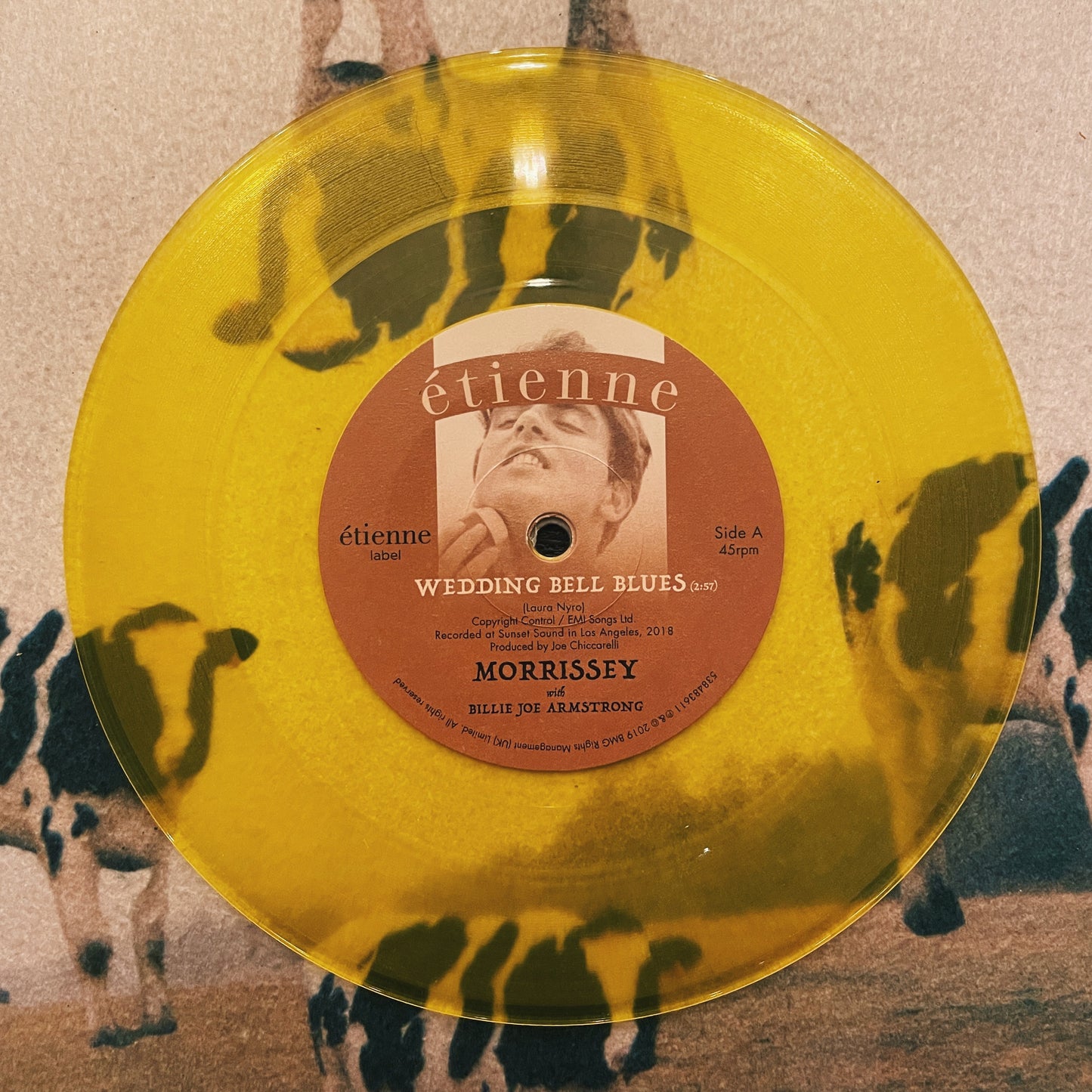 7¨| Morrissey With Billie Joe Armstrong – Wedding Bell Blues (Disco color amarillo)