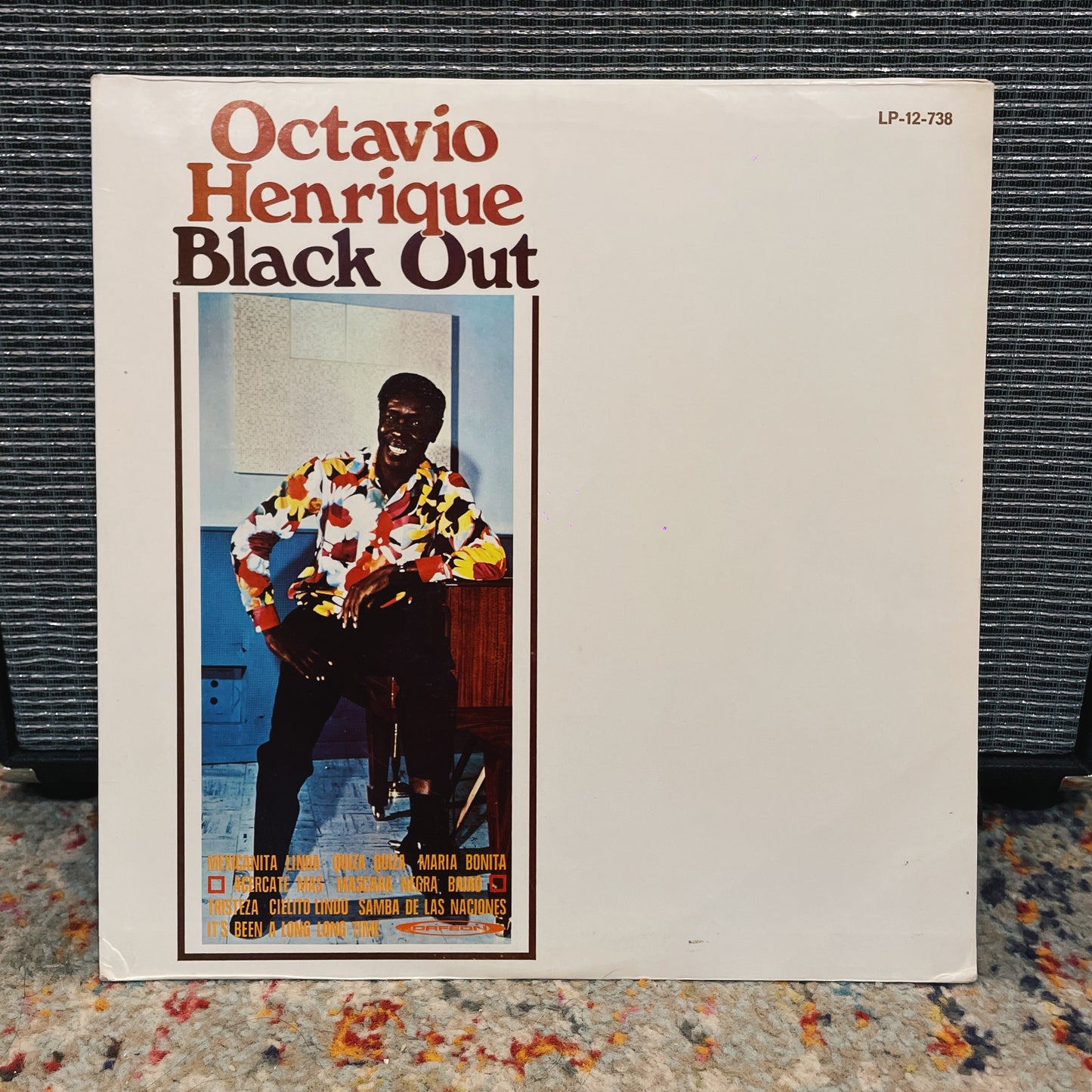 Octavio Henrique - Black Out