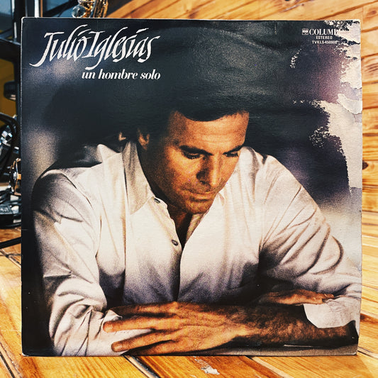 Julio Iglesias – Un Hombre Solo
