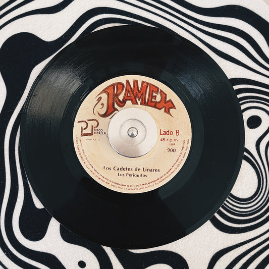 7¨| Los Cadetes de Linares - Los periquitos / Hierva, polvo y plomo
